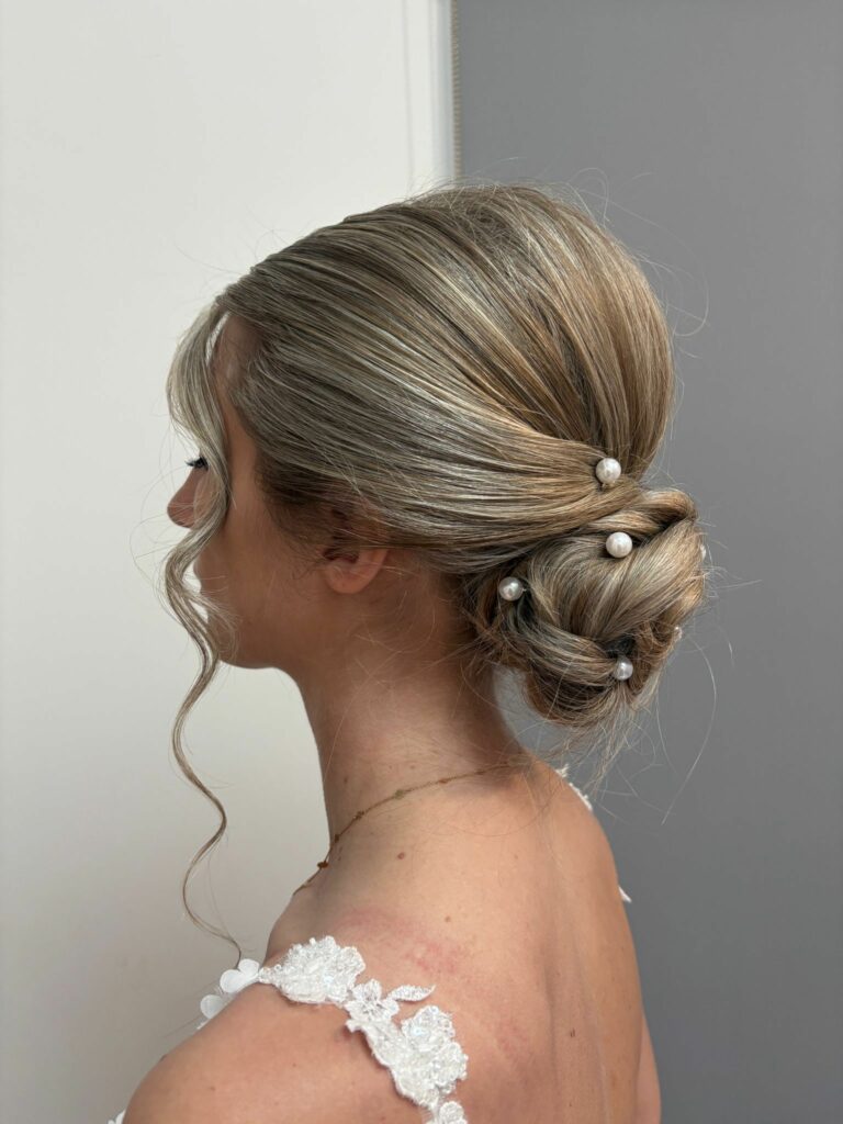 mariée 2026 chignon bas élégant