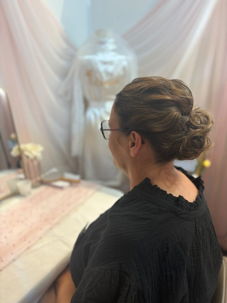 sandrine chignon bas décoiffer